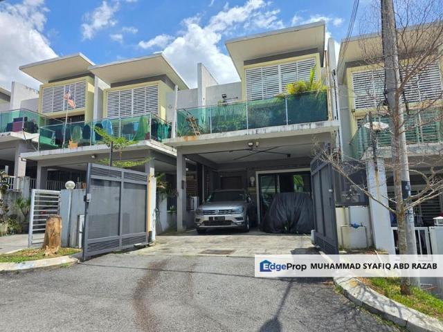 House for sale in Kampung Desa Putra, Sepang