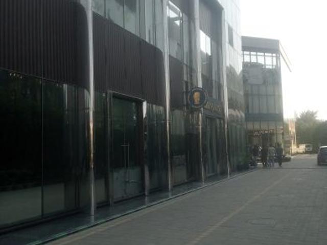 Commercial for sale in Hariana