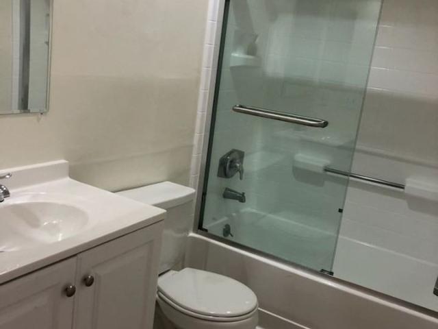 Apartment for rent in Canoga Park, California