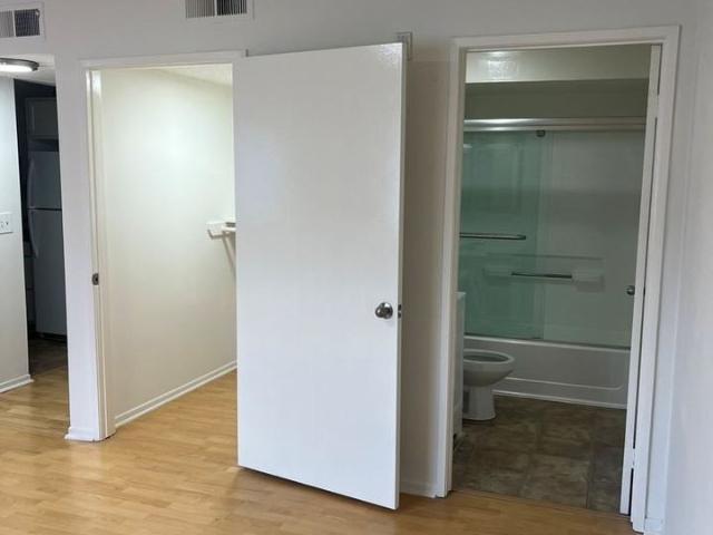 Apartment for rent in Canoga Park, California