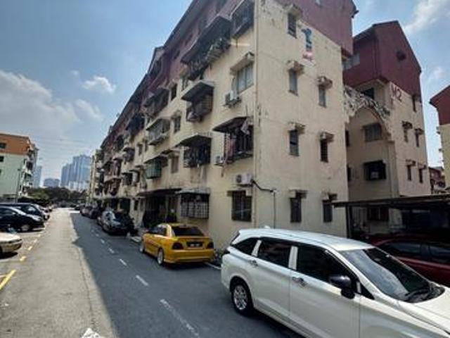 Apartment for sale in Kuala Lumpur, Country Heights Damansara