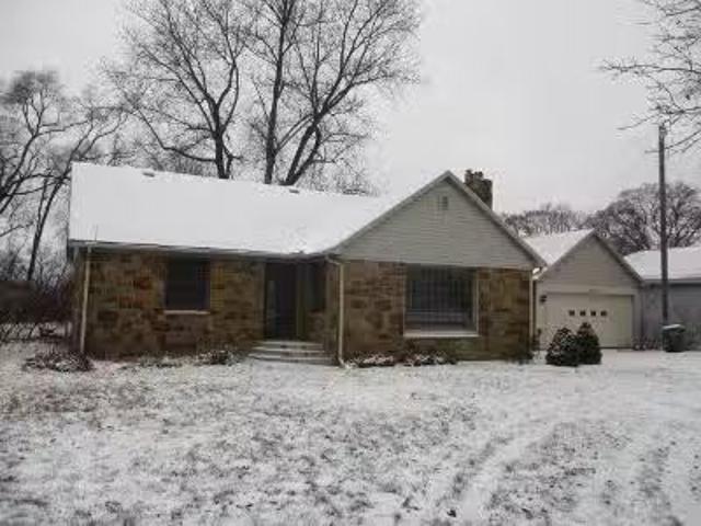 House for sale in Portage