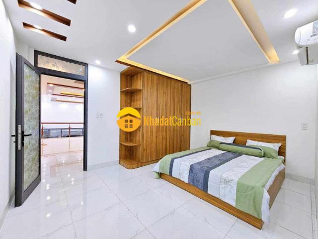 Nhà mặt phố bán
