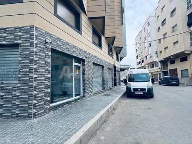 Local commercial location à Tasa