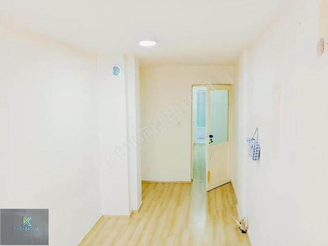 Karabağlar, İzmir içerisinde kiralık mülk