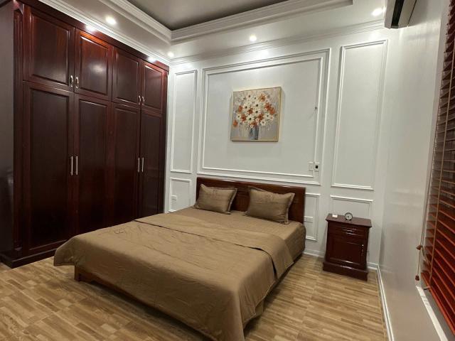 Nhà mặt phố bán