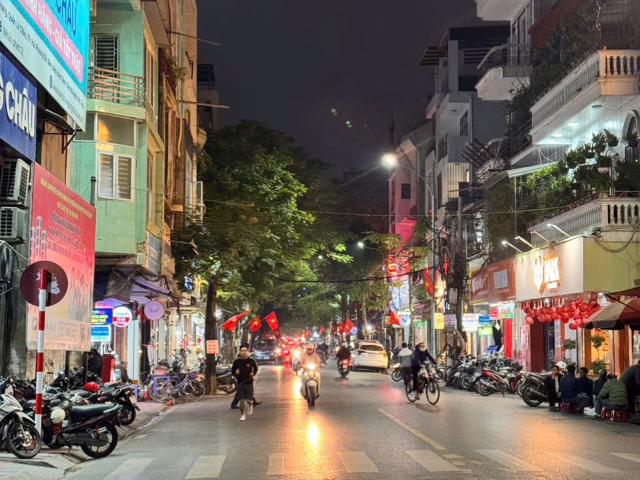 Nhà mặt phố bán