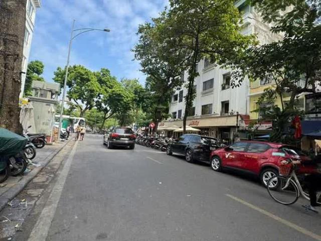 Nhà mặt phố bán tại Hoàn Kiếm, Hà Nội