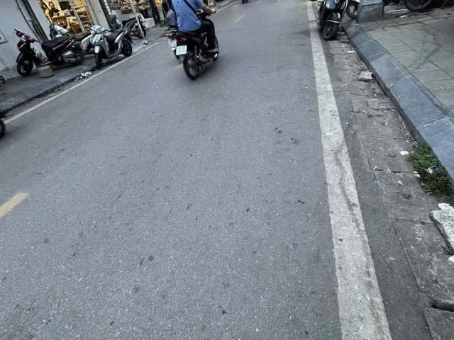 Nhà mặt phố bán tại Hoàn Kiếm, Hà Nội