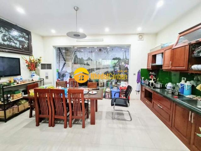 Nhà mặt phố bán