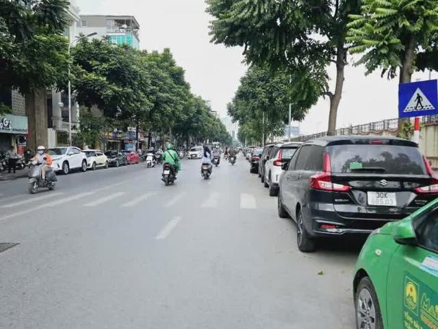 Nhà mặt phố bán tại Hoàn Kiếm, Hà Nội