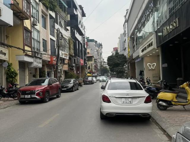 Nhà mặt phố bán tại Hoàn Kiếm, Hà Nội