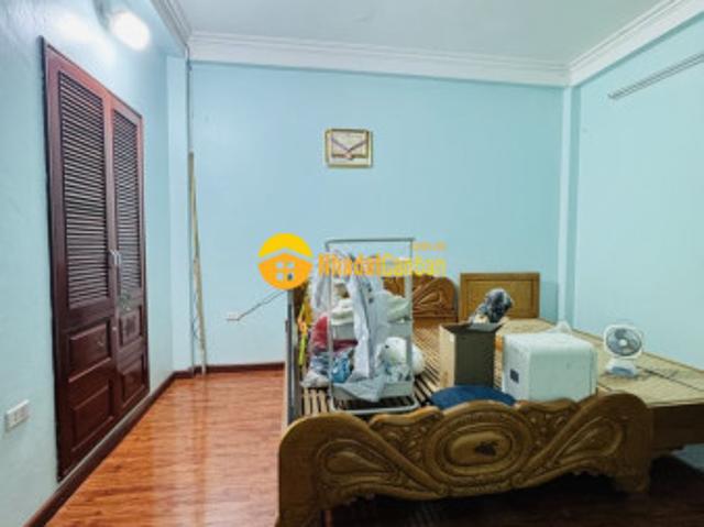 Nhà mặt phố bán