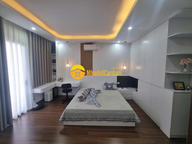 Nhà mặt phố bán