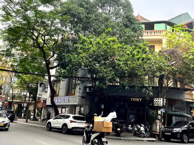 Nhà mặt phố bán tại Hoàn Kiếm, Hà Nội