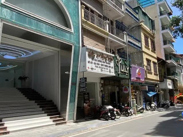 Nhà mặt phố bán tại Hoàn Kiếm, Hà Nội