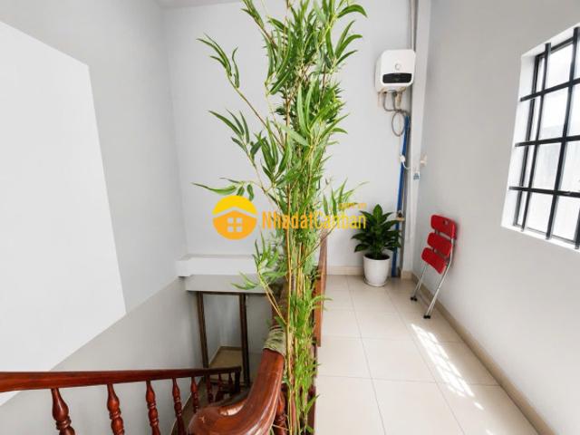 Nhà mặt phố bán