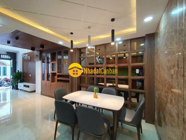 Nhà mặt phố bán