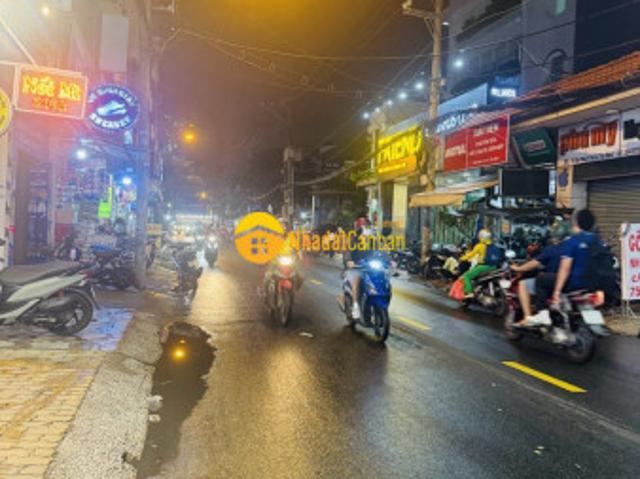 Nhà mặt phố bán