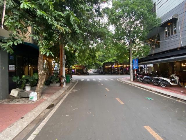 Nhà mặt phố bán