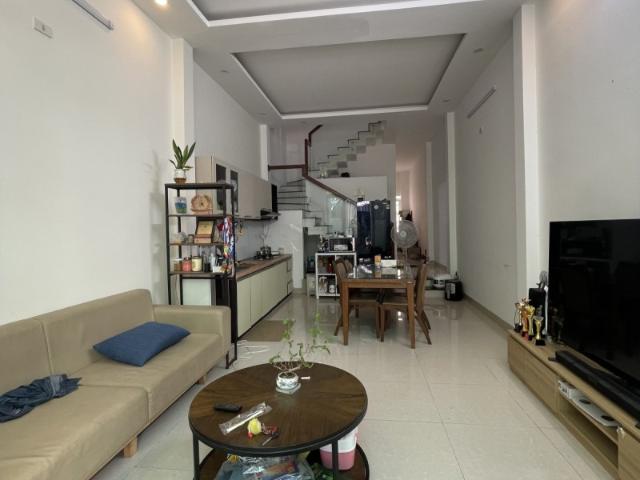 Nhà mặt phố bán