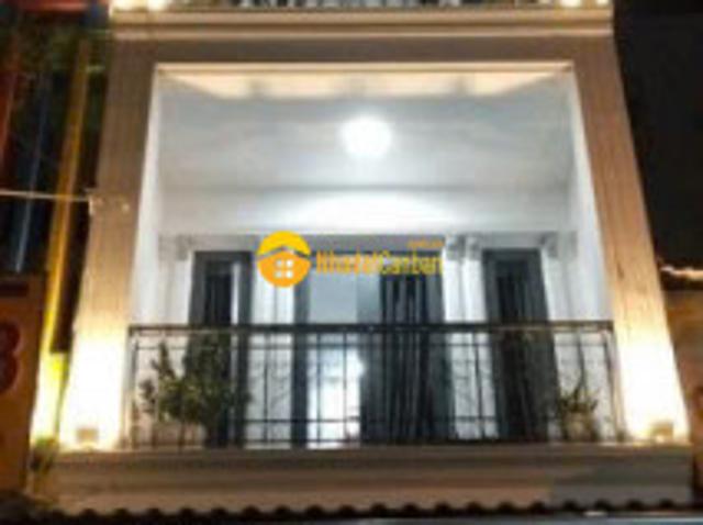 Nhà mặt phố bán