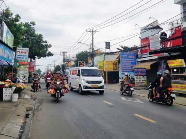 Nhà mặt phố bán