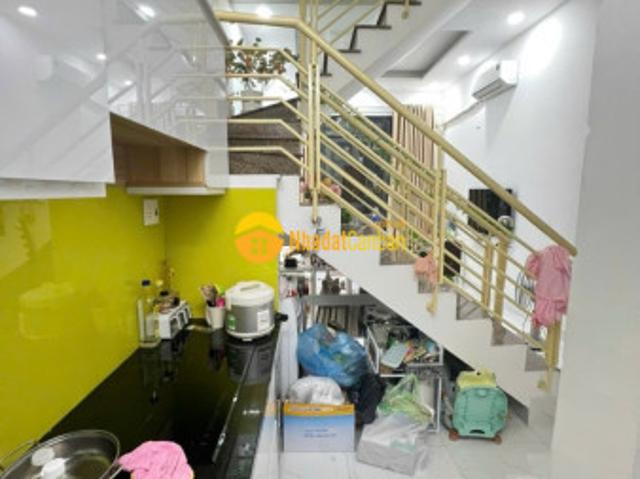 Nhà mặt phố bán
