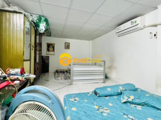 Nhà mặt phố bán