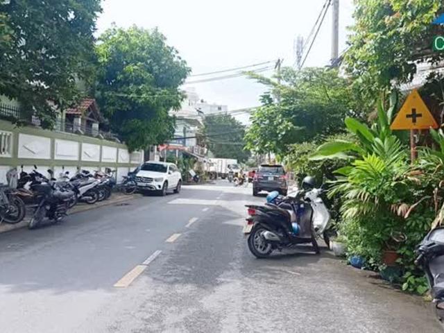 Nhà mặt phố bán tại Khuôn viên UBND Thành phố Hồ Chí Minh, Thành phố Hồ Chí Minh