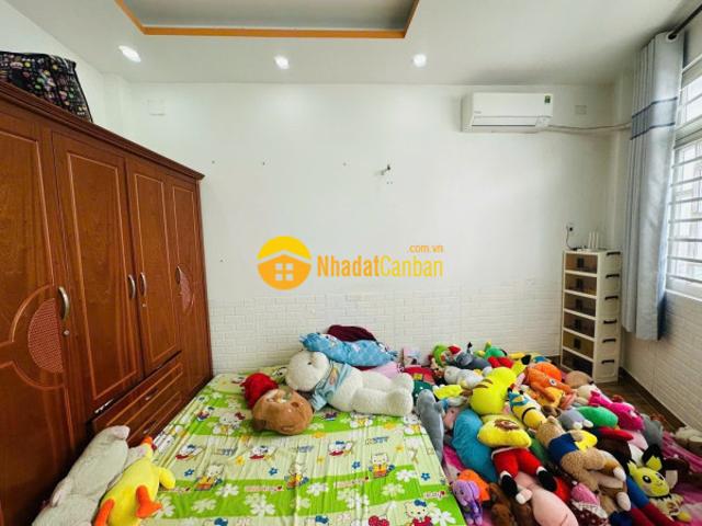 Nhà mặt phố bán