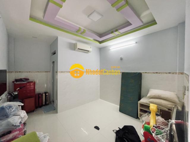 Nhà mặt phố bán