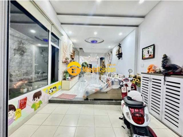 Nhà mặt phố bán