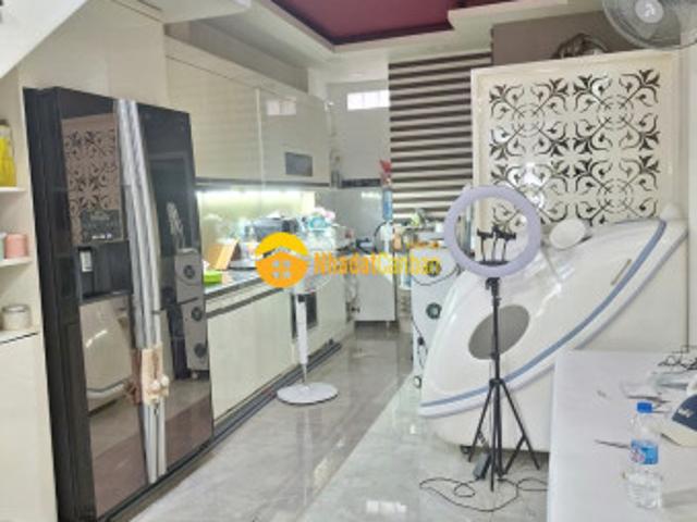 Nhà mặt phố bán