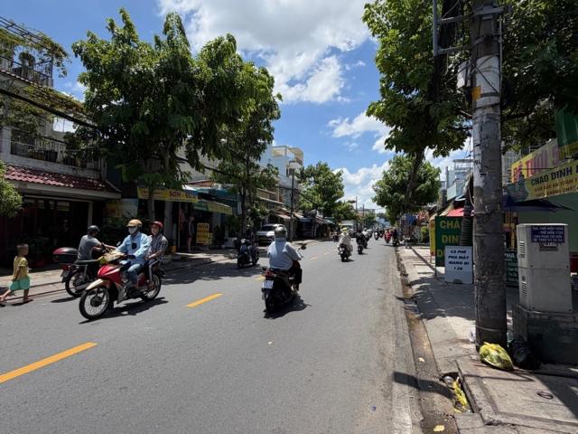 Nhà mặt phố bán