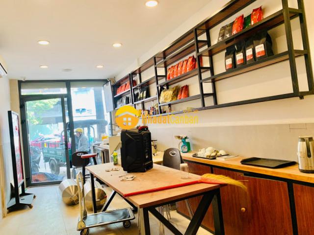 Nhà mặt phố bán