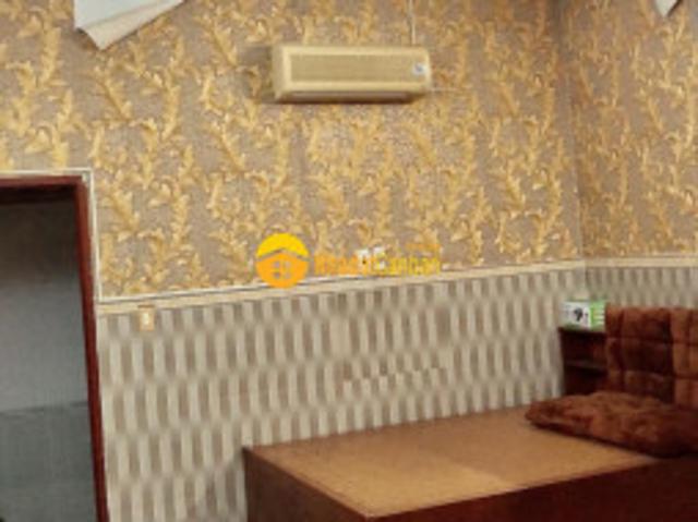 Nhà mặt phố bán