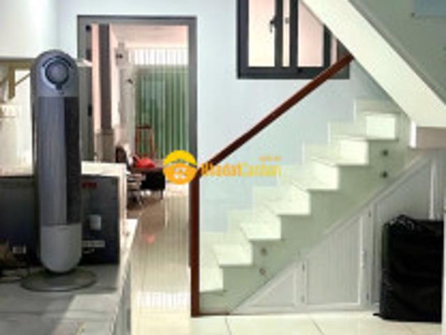 Nhà mặt phố bán