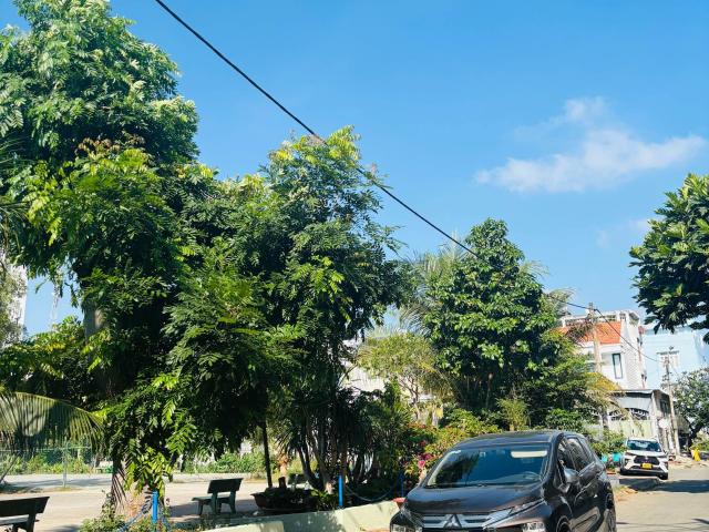 Nhà mặt phố bán
