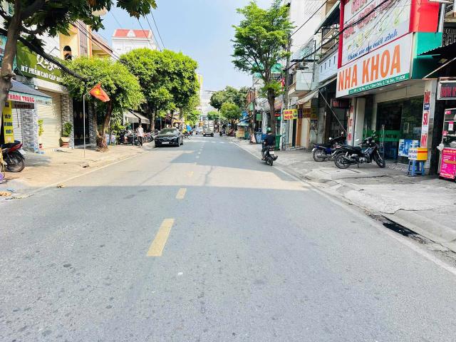 Nhà mặt phố bán
