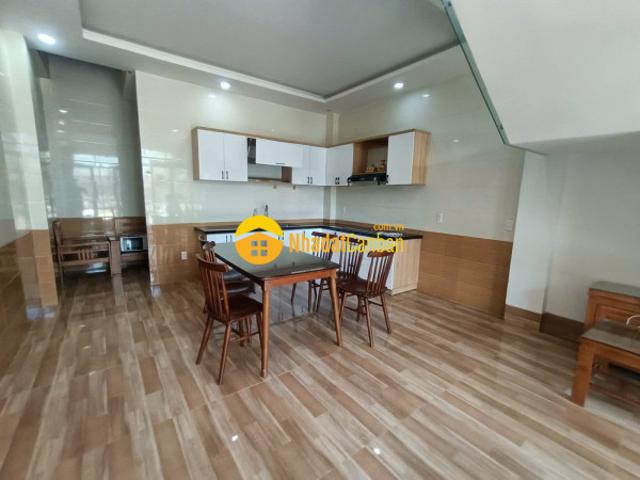 Nhà mặt phố bán
