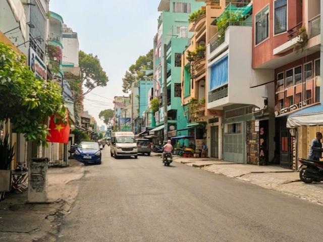 Nhà mặt phố bán