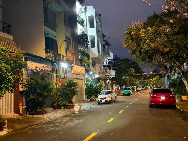 Nhà mặt phố bán