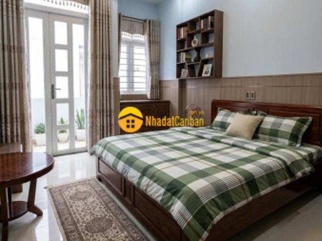 Nhà mặt phố bán