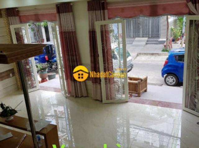 Nhà mặt phố bán