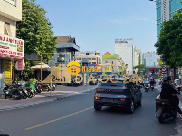 Nhà mặt phố bán