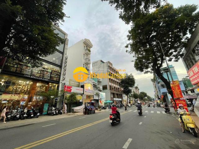 Nhà mặt phố bán