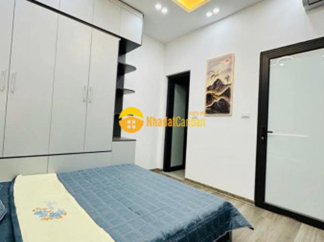 Nhà mặt phố bán