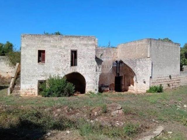 Locale Commerciale in vendita a Puglia, Brindisi