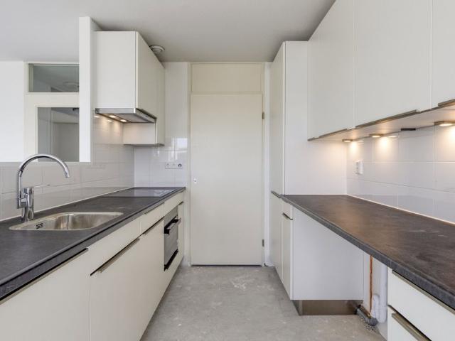 Appartement te huur in Velserbroek, Noord Holland